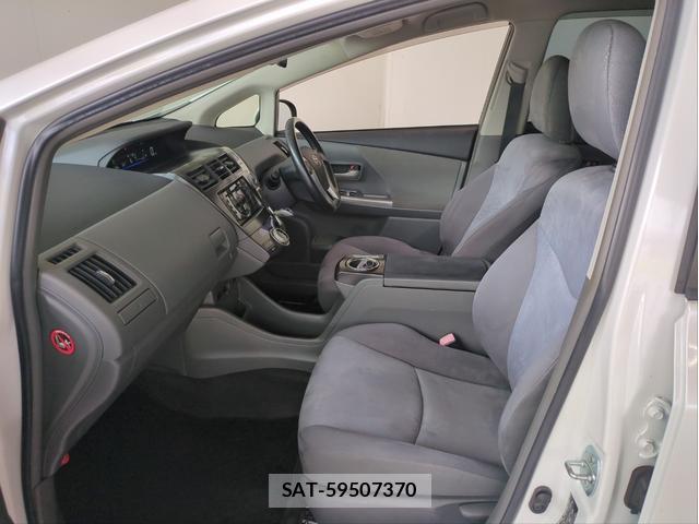 Toyota PRIUS ALPHA 2013-08 8867013-5