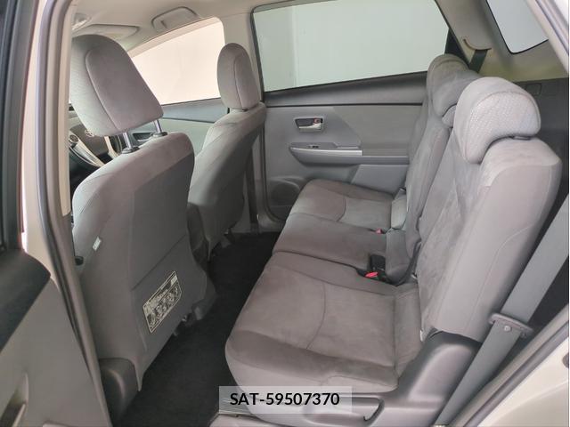 Toyota PRIUS ALPHA 2013-08 8867013-6