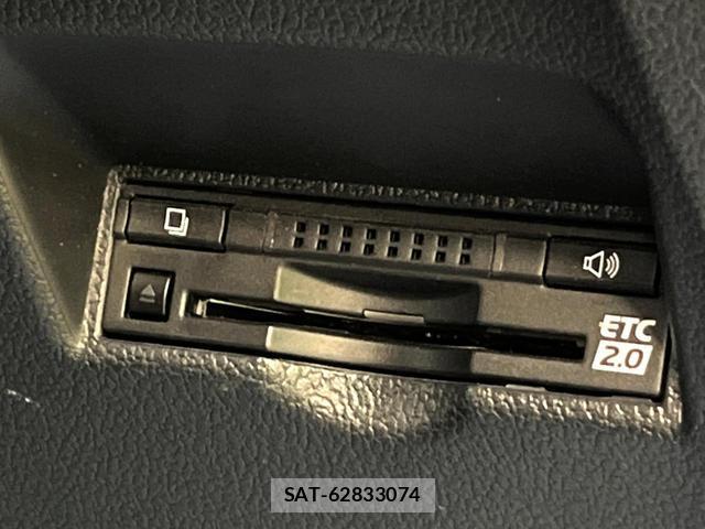 Toyota PRIUS PHV 2019-04 8865805-5