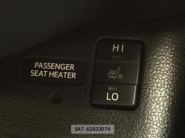 Toyota PRIUS PHV 2019-04 8865805-6
