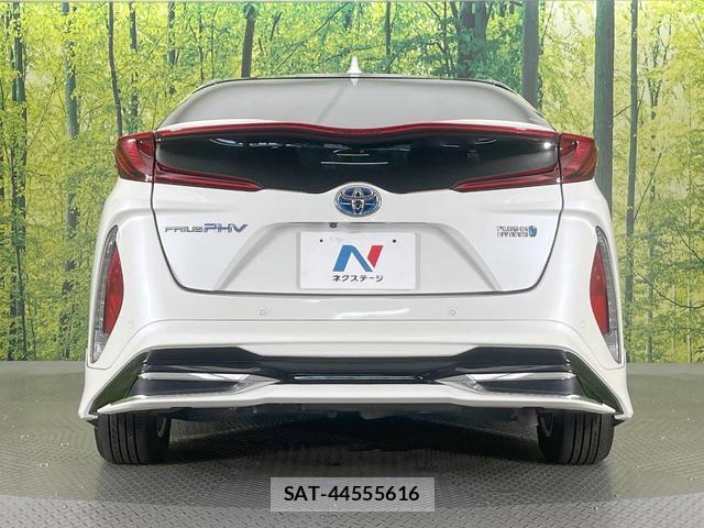 Toyota PRIUS PHV 2018-01 8866020-14