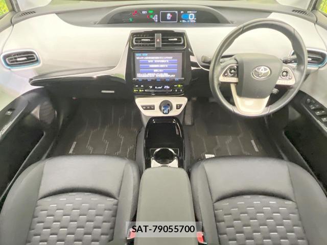 Toyota PRIUS PHV 2017-05 8866025-1