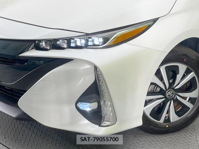 Toyota PRIUS PHV 2017-05 8866025-11