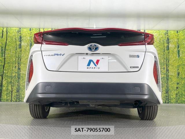 Toyota PRIUS PHV 2017-05 8866025-14