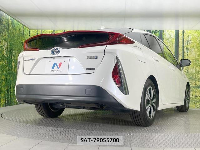 Toyota PRIUS PHV 2017-05 8866025-16