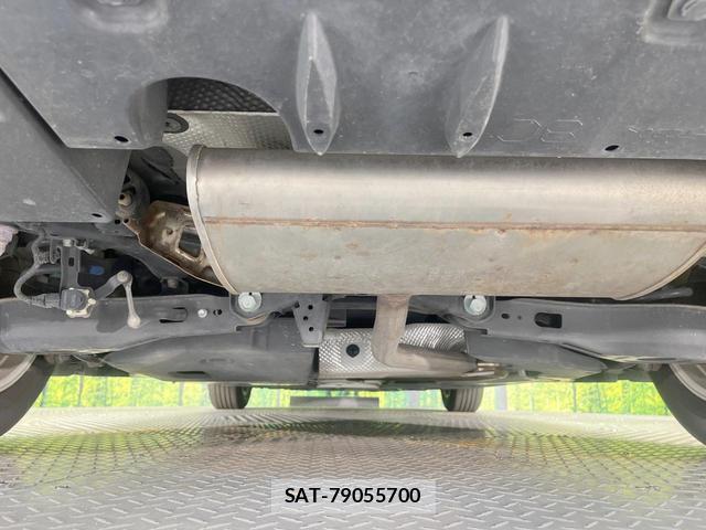 Toyota PRIUS PHV 2017-05 8866025-18