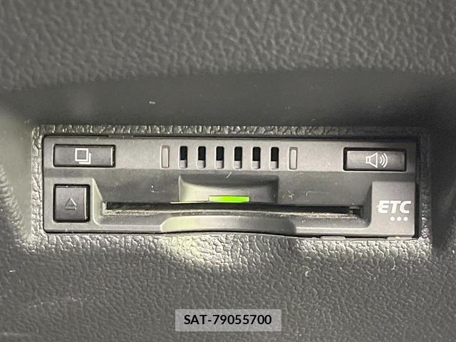 Toyota PRIUS PHV 2017-05 8866025-4