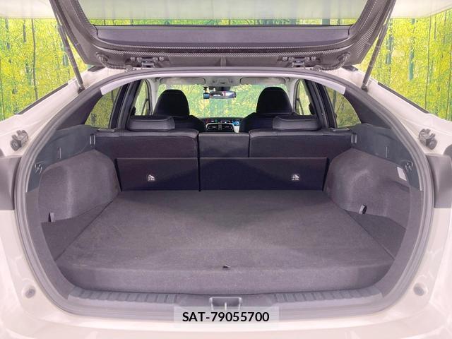 Toyota PRIUS PHV 2017-05 8866025-9