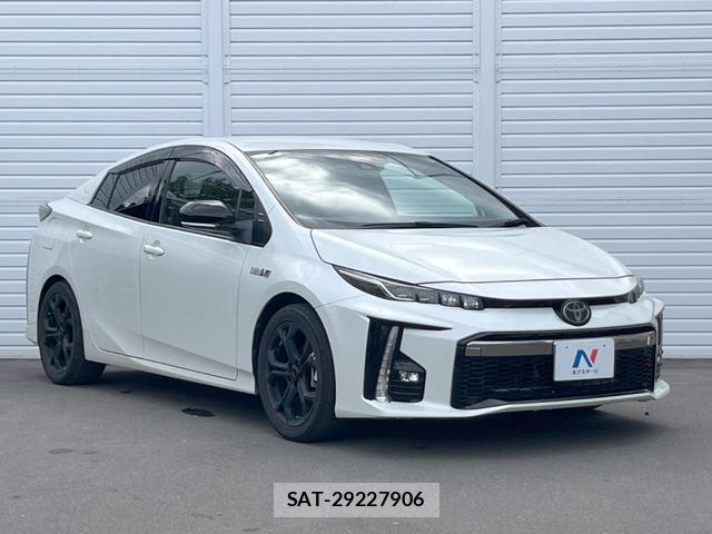 Toyota PRIUS PHV 2017-11 8866446-16