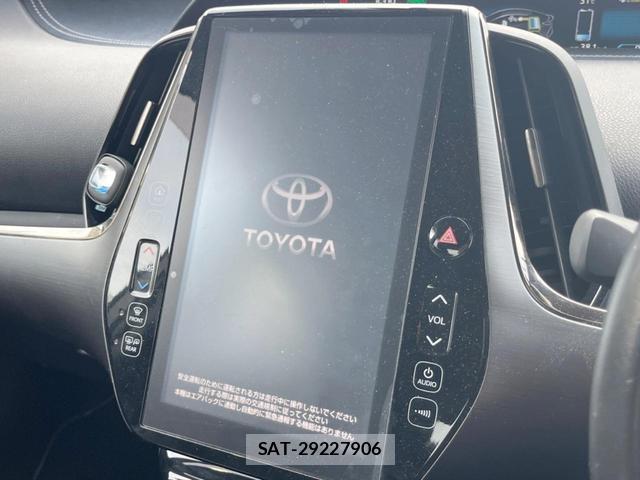 Toyota PRIUS PHV 2017-11 8866446-3