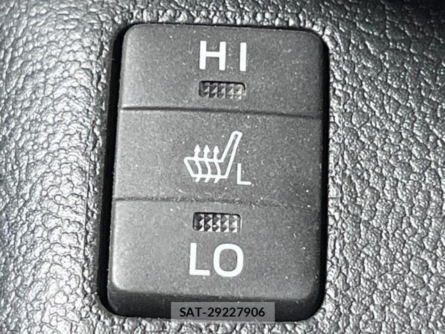 Toyota PRIUS PHV 2017-11 8866446-6