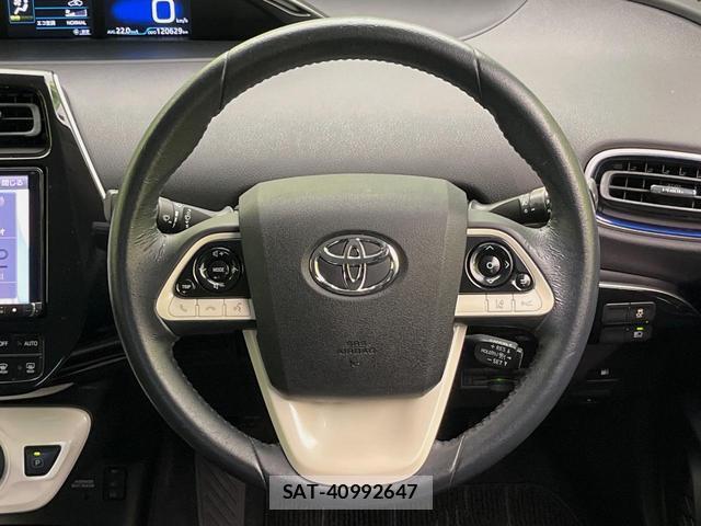 Toyota PRIUS 2016-04 8865362-10