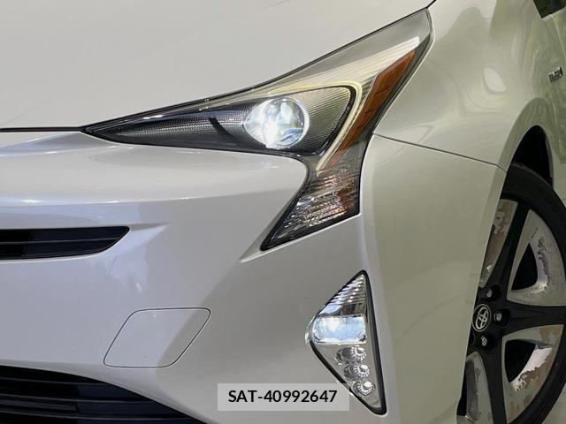 Toyota PRIUS 2016-04 8865362-11