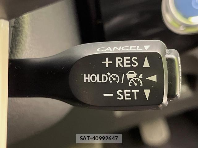 Toyota PRIUS 2016-04 8865362-3
