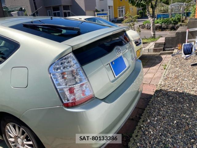 Toyota PRIUS 2008-04 8865871-12