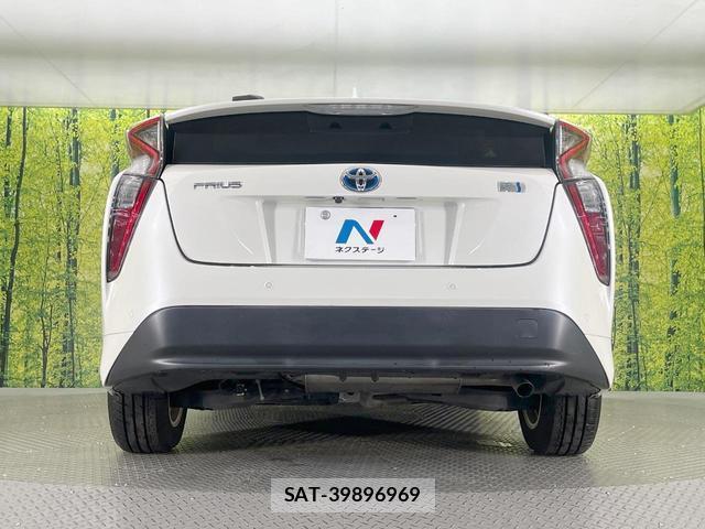 Toyota PRIUS 2018-09 8866017-14