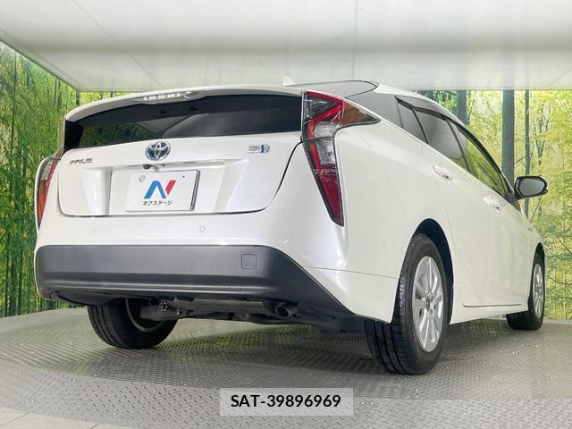Toyota PRIUS 2018-09 8866017-16