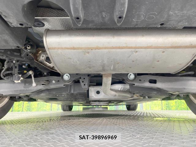 Toyota PRIUS 2018-09 8866017-18