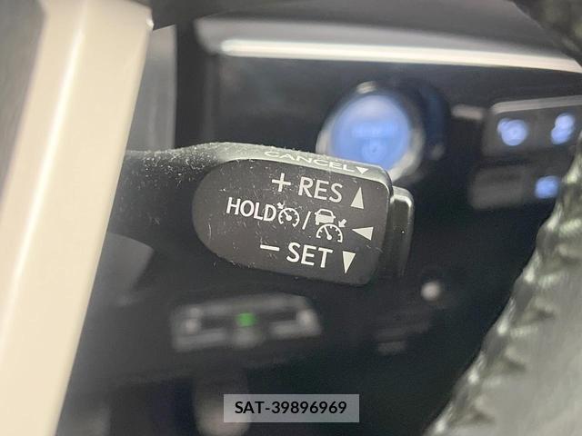 Toyota PRIUS 2018-09 8866017-4