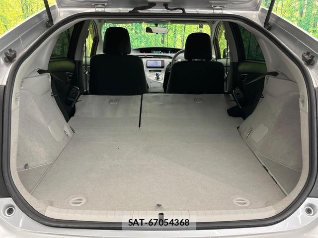 Toyota PRIUS 2015-10 8866368-10
