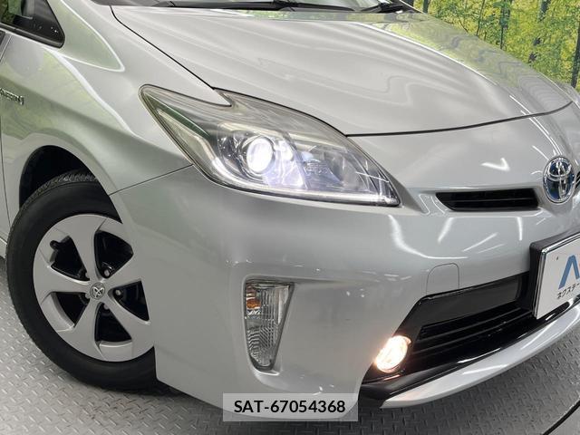 Toyota PRIUS 2015-10 8866368-12