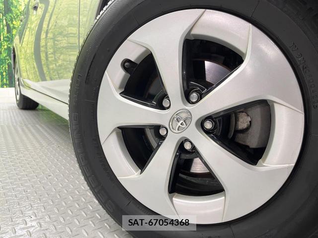 Toyota PRIUS 2015-10 8866368-13