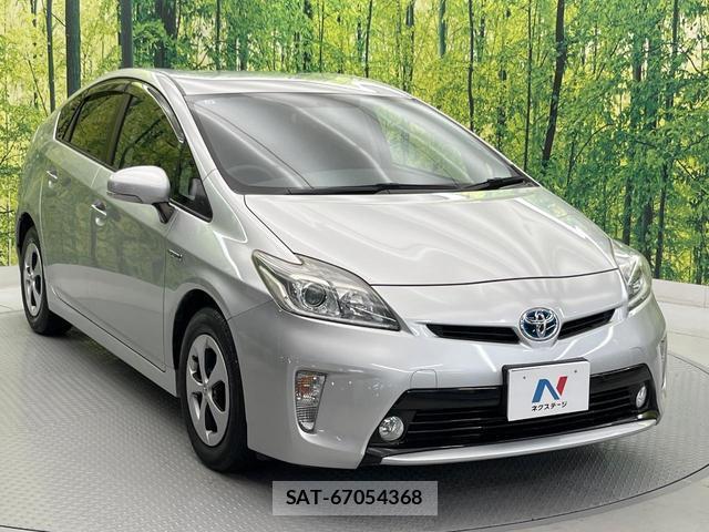 Toyota PRIUS 2015-10 8866368-16