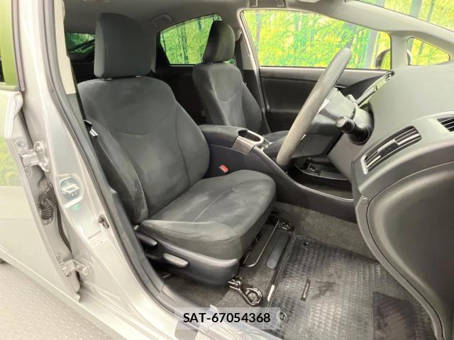 Toyota PRIUS 2015-10 8866368-8