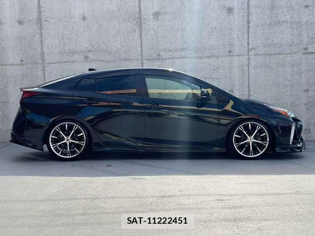 Toyota PRIUS 2021-03 8866526-1