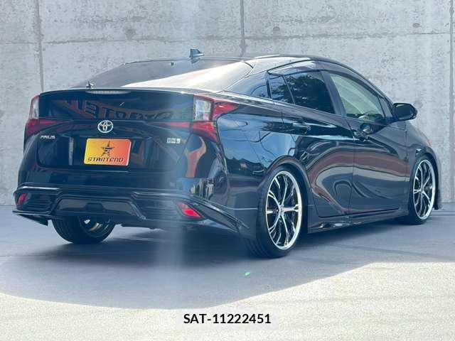 Toyota PRIUS 2021-03 8866526-3