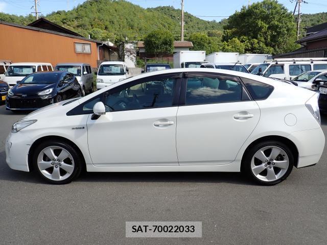 Toyota PRIUS 2014-12 8867100-10
