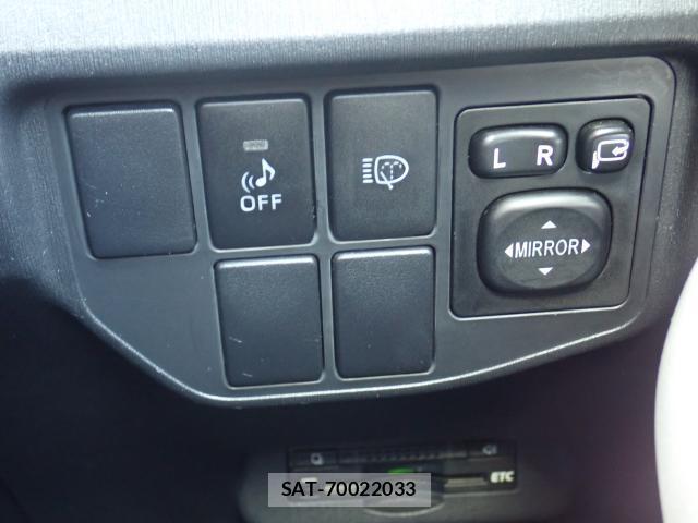 Toyota PRIUS 2014-12 8867100-16