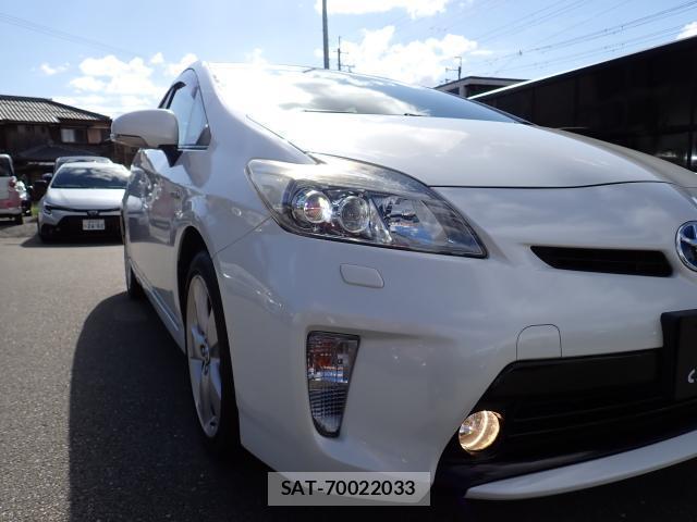 Toyota PRIUS 2014-12 8867100-17