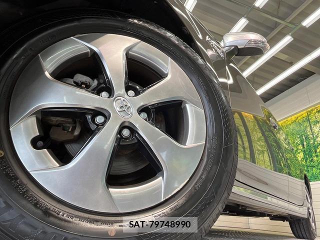 Toyota PRIUS 2014-05 8867181-12