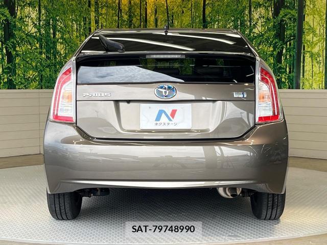 Toyota PRIUS 2014-05 8867181-14