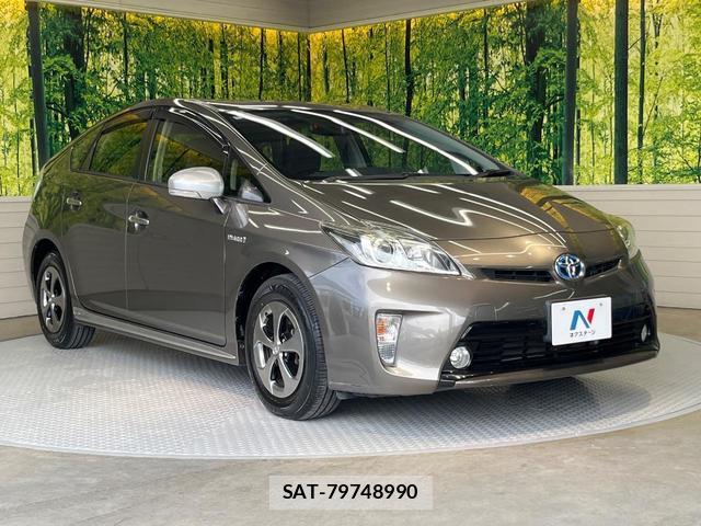 Toyota PRIUS 2014-05 8867181-15