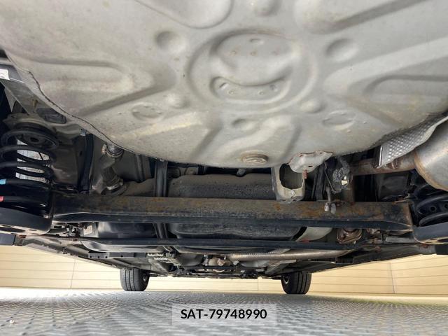 Toyota PRIUS 2014-05 8867181-18
