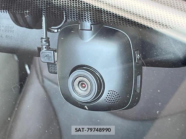 Toyota PRIUS 2014-05 8867181-4