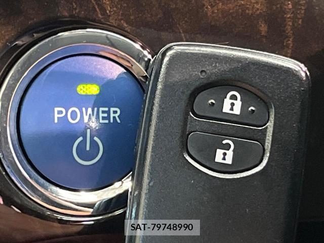 Toyota PRIUS 2014-05 8867181-5