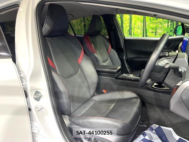 Toyota PRIUS 2024-03 8867258-9