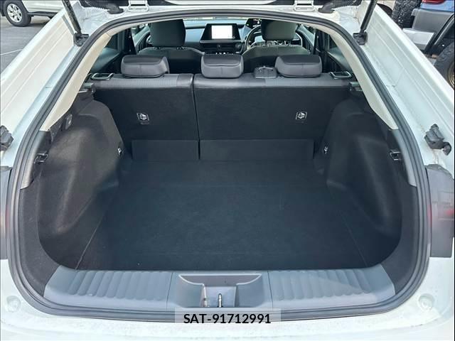 Toyota PRIUS 2023-03 8867404-12