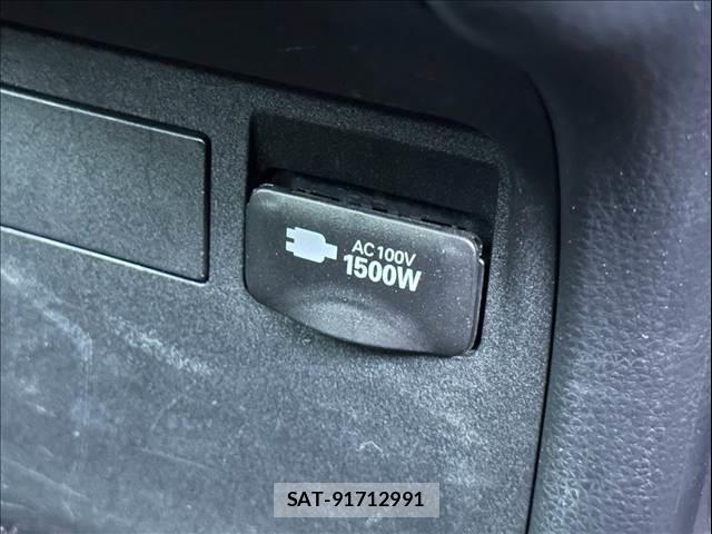 Toyota PRIUS 2023-03 8867404-5