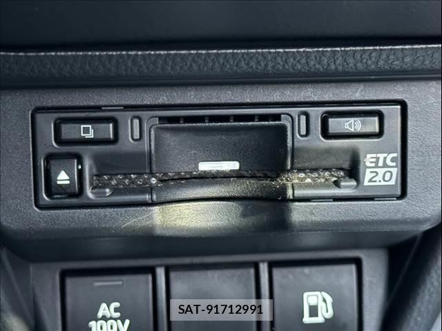 Toyota PRIUS 2023-03 8867404-8