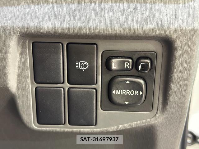 Toyota PRIUS 2011-05 8867421-10