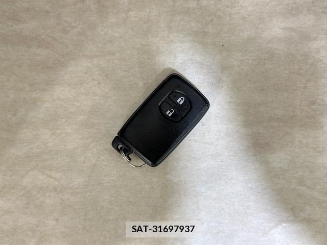 Toyota PRIUS 2011-05 8867421-12