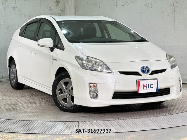 Toyota PRIUS 2011-05 8867421-14