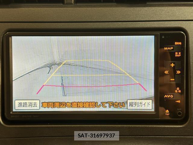 Toyota PRIUS 2011-05 8867421-2