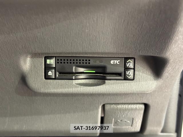 Toyota PRIUS 2011-05 8867421-3