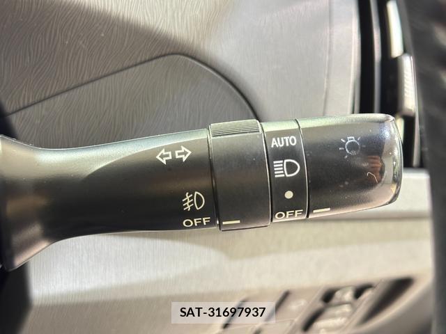 Toyota PRIUS 2011-05 8867421-5