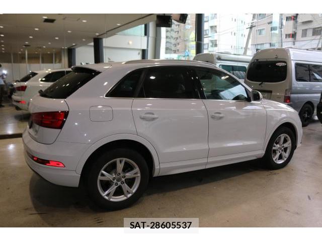 Audi Q3 2017-10 8867073-3